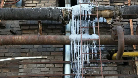 thawing frozen drain pipes